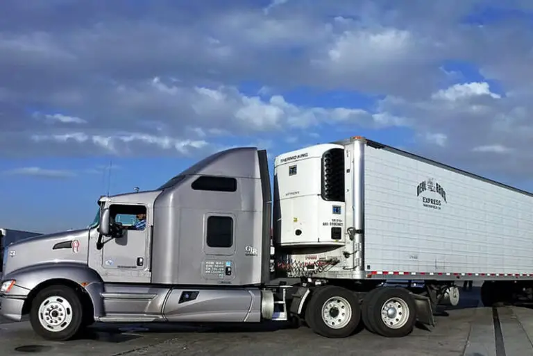 Do Semi Truck Trailers Have Brakes? (9 Important Facts)